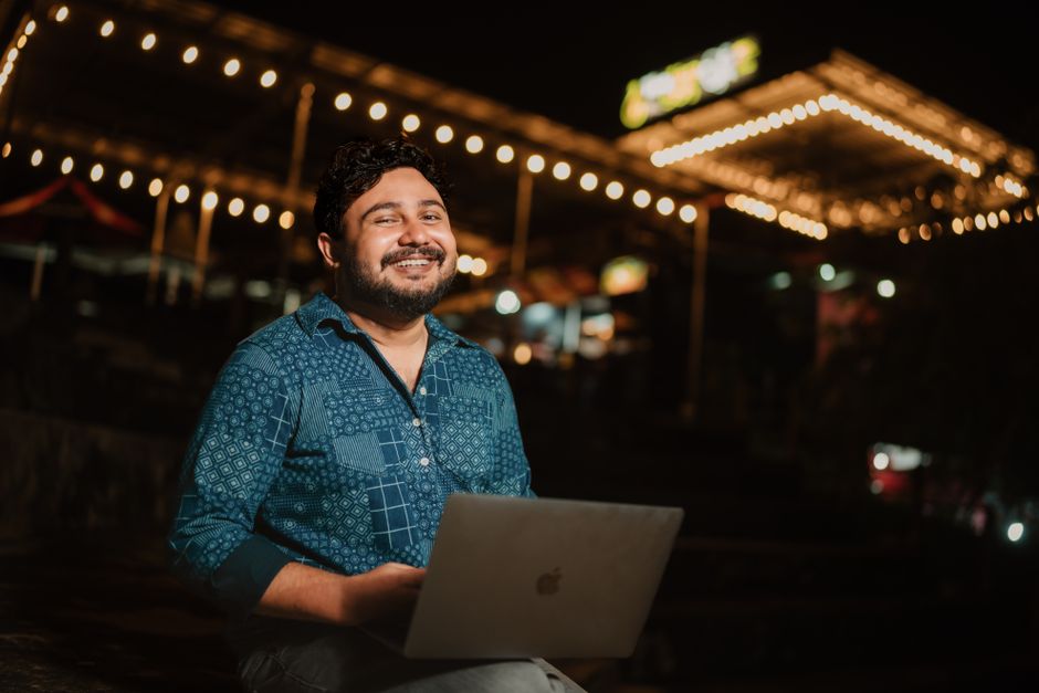 creator laptop cafe