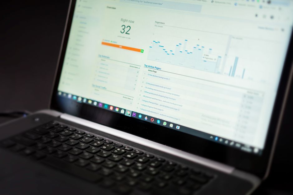 engagement metrics laptop